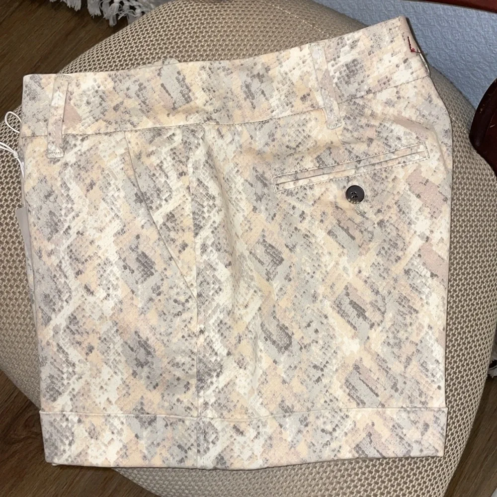 Dear John Hampton Shorts - Picture 2 of 6